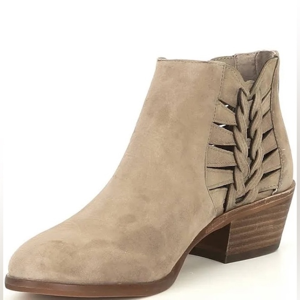 Vince Camuto Prestetta Women's Pointed Toe Leather Cutout Side Ankle Boots 7.5